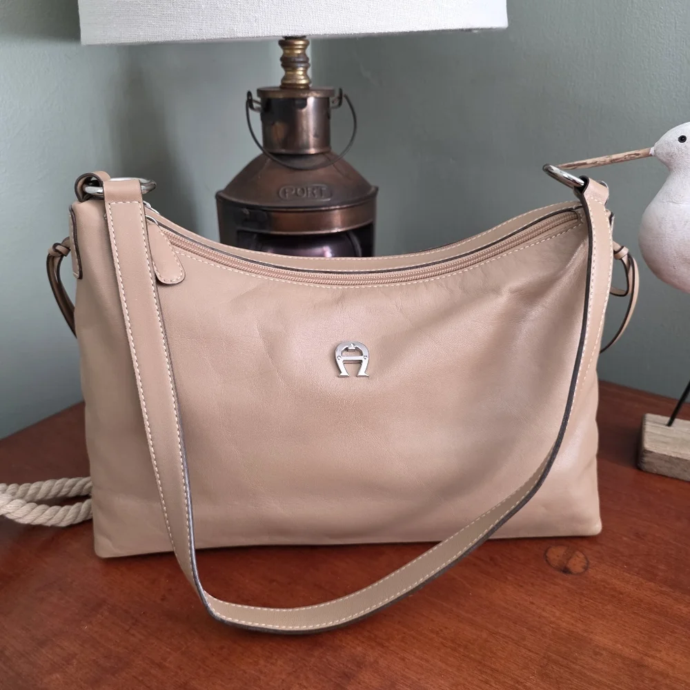 Etienne Aigner Tan Leather Hobo Shoulder Bag Minimalist Y2K